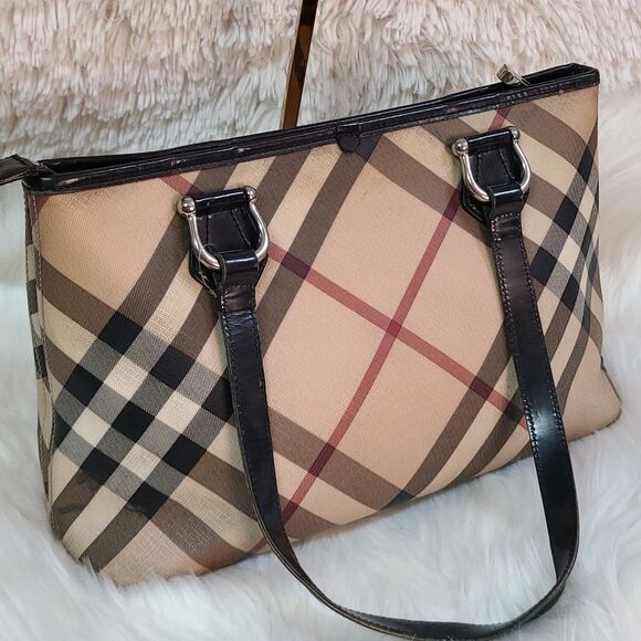 💯 Authentic Burberry Novacheck Tote Bag 🍀 - Picture 11 of 17